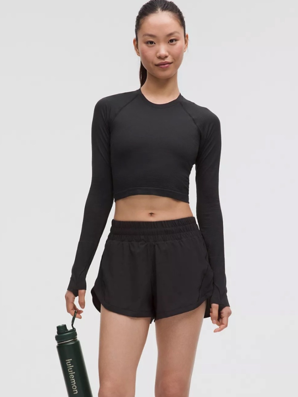 Lululemon Black Tracker Short V *4" — Size 2- LIKE NEW